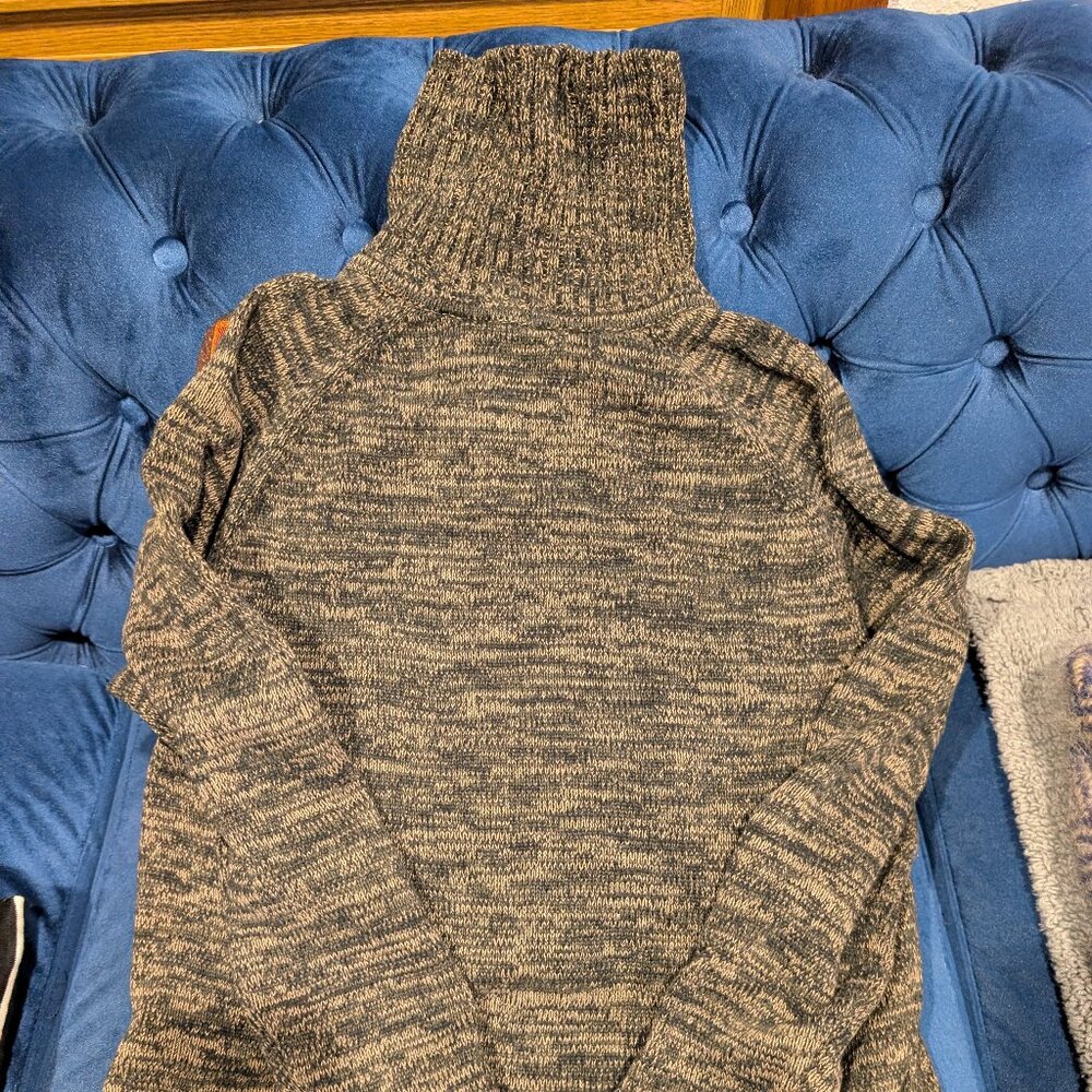 Brown/Black Cotton turtleneck. Machine washable. Tags have been removed, SZ M-L